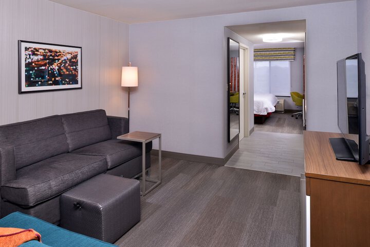 Room 14 of 65