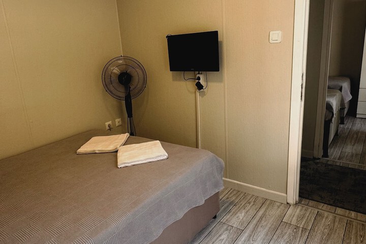 Room 8 of 47