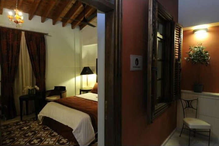 Room 7 of 30