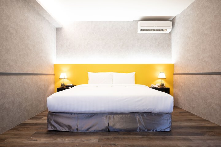 Room 21 of 46