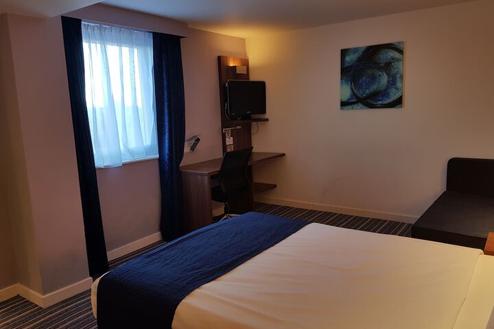 Room 6 of 65