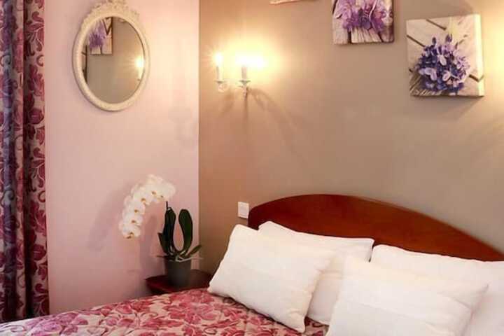 Room 27 of 47