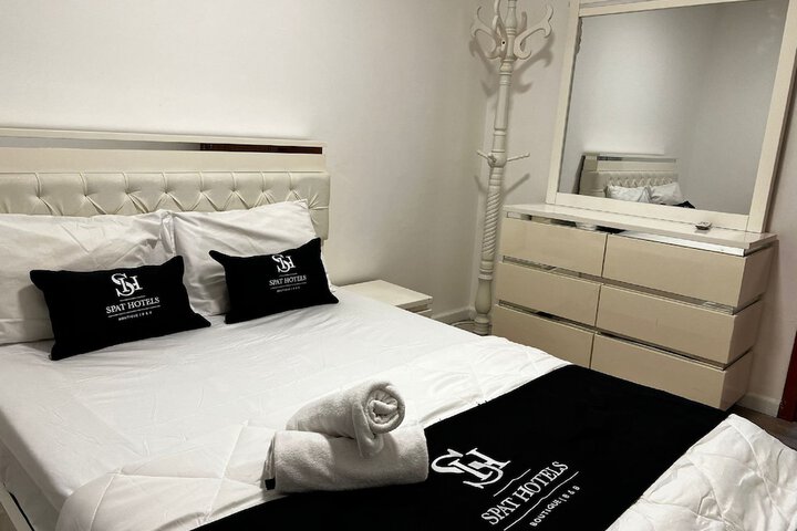 Room 15 of 28