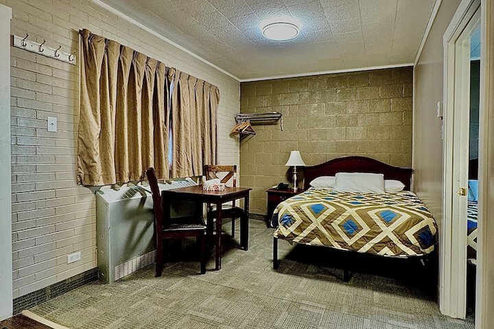 Room 6 of 39