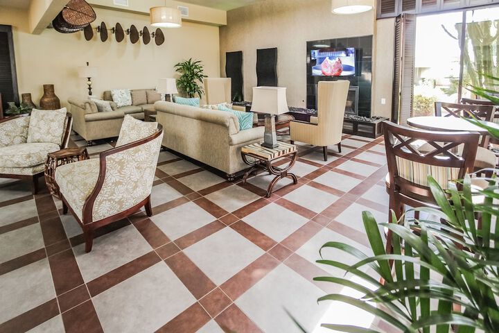 Entrance & Lobby