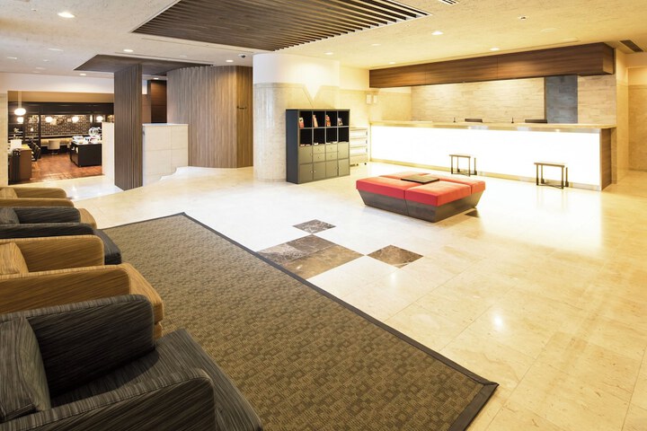 Entrance & Lobby
