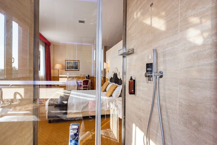 Room 50 of 128