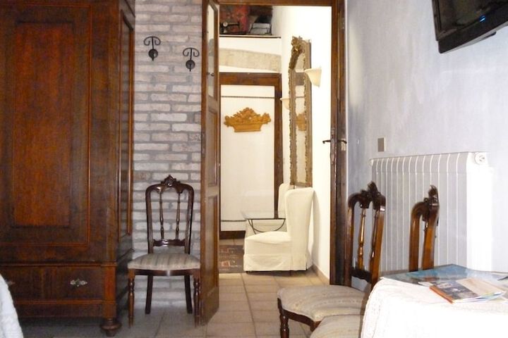 Room 14 of 42