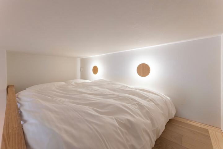 Room 6 of 53
