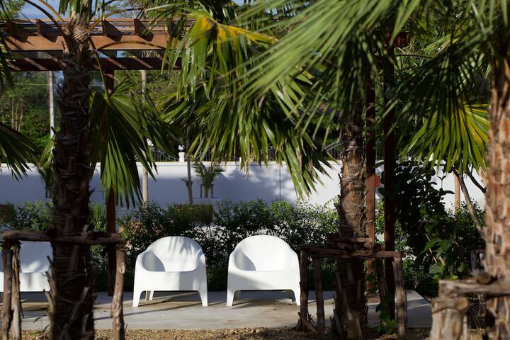 Hotel Exterior 74 of 80