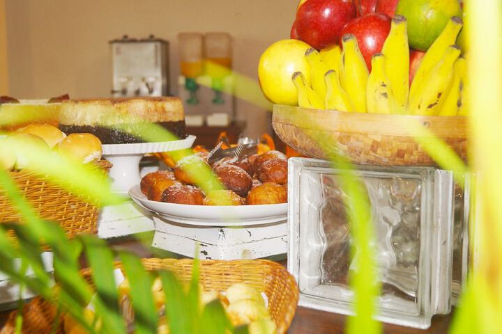Breakfast/Coffee Service 19 of 35