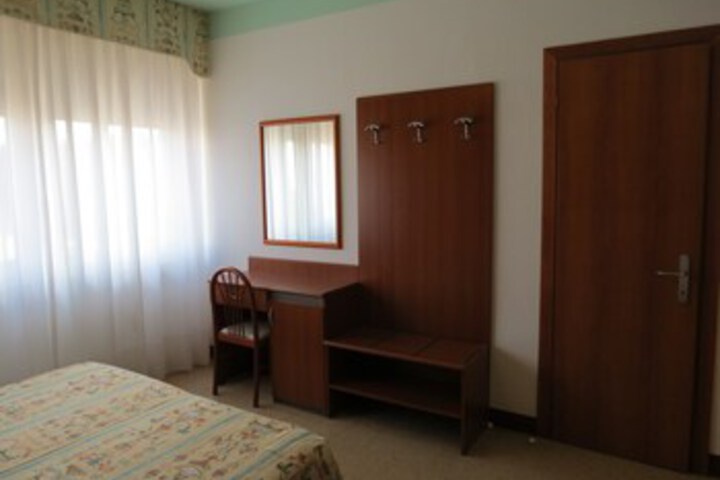 Room 36 of 47