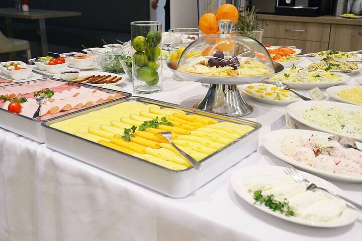 Dining 57 of 92