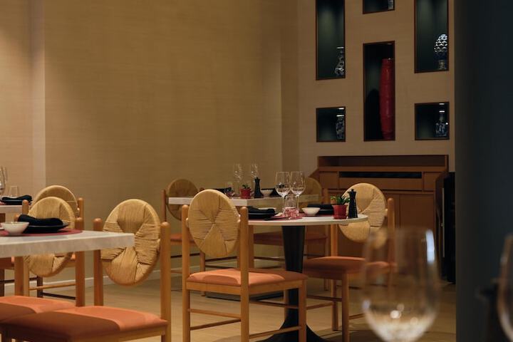 Dining 125 of 152