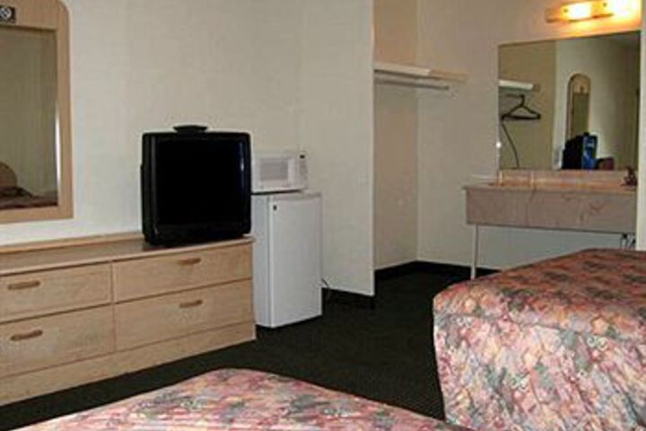 Hotel Suite Photo