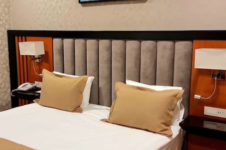 Room 15 of 53
