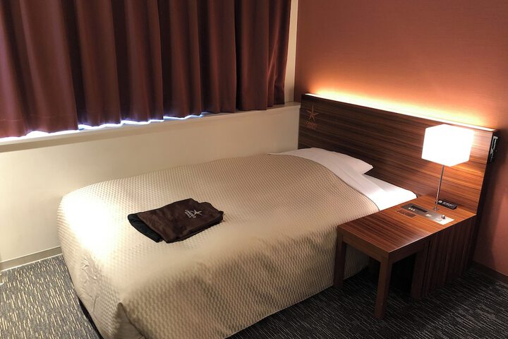 Room 16 of 44