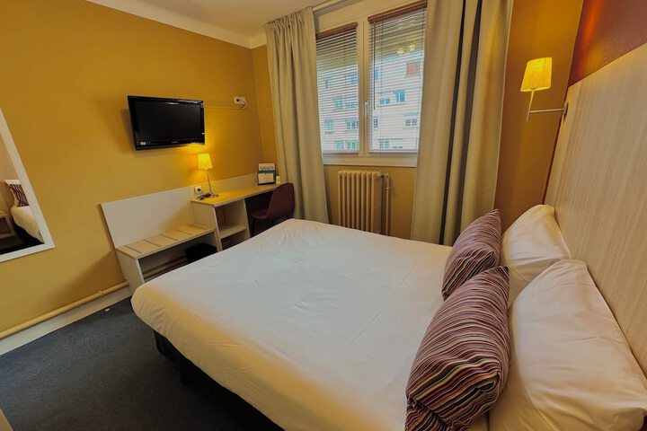 Room 18 of 43