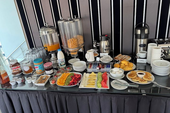 Dining 8 of 9