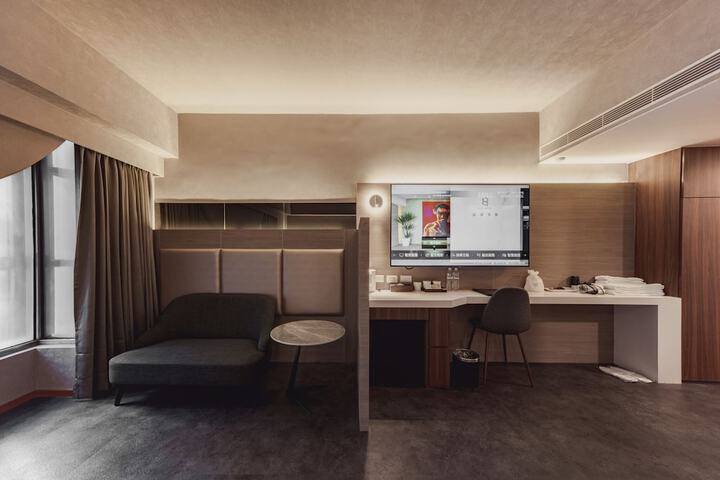 Room 16 of 44