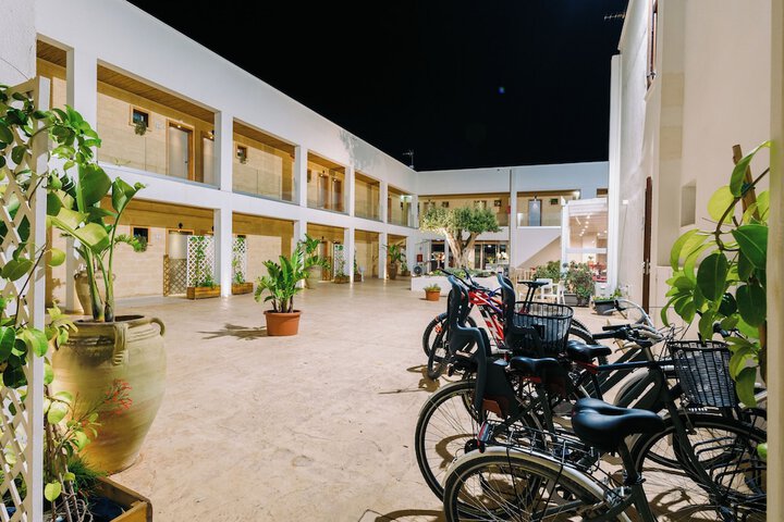 Hotel Exterior 80 of 89