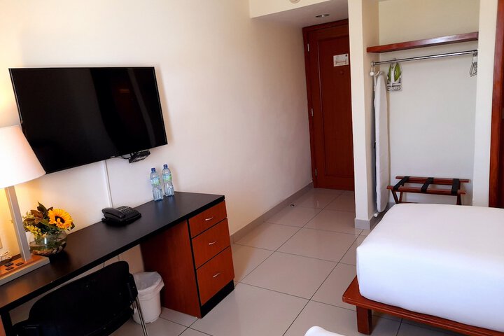 Room 10 of 51
