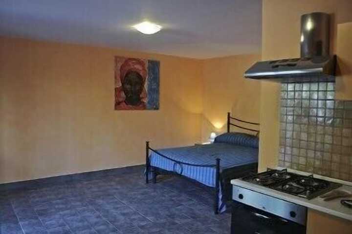 Room 5 of 28