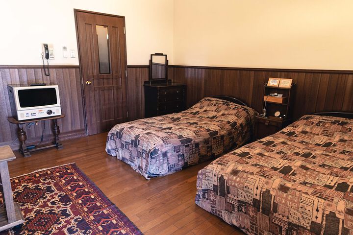 Room 7 of 48