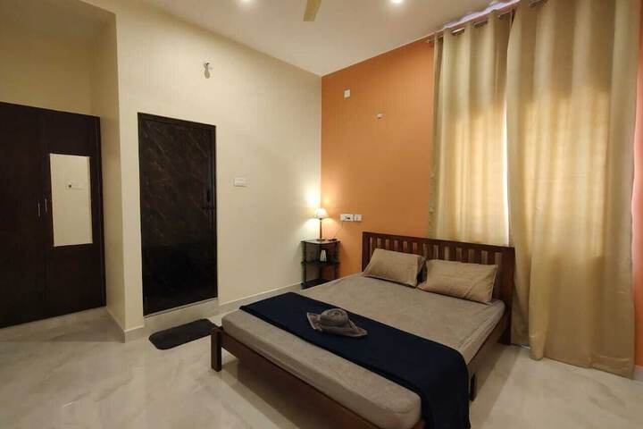 Room 3 of 6