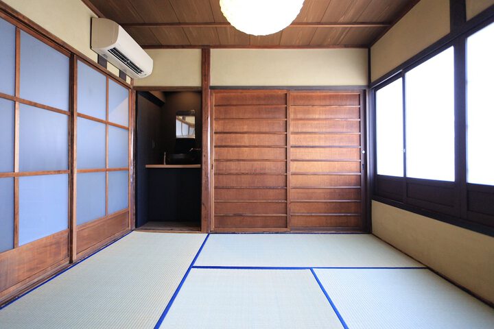 Room 6 of 33
