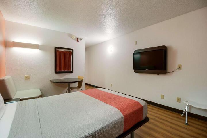 1 King Bed (1 of 5)