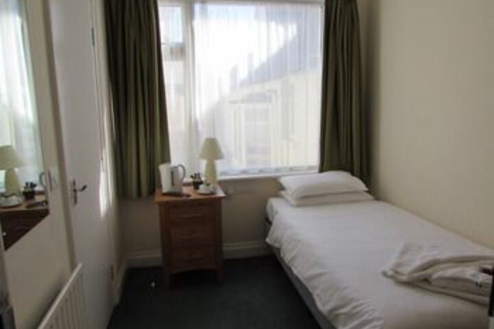 Room 11 of 24