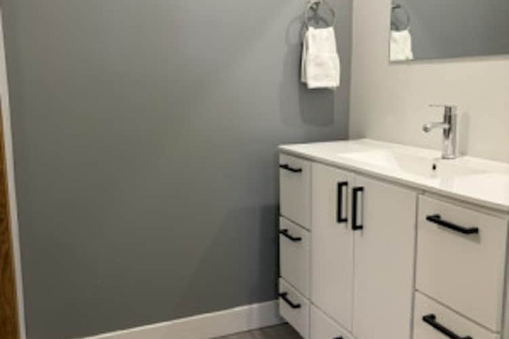 Room 10 of 16
