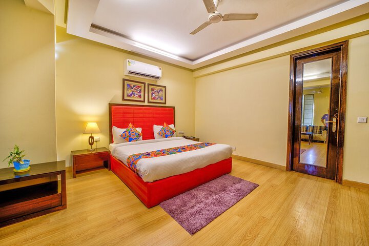 Room 8 of 33