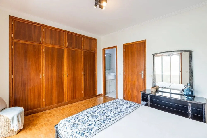 Room 4 of 21