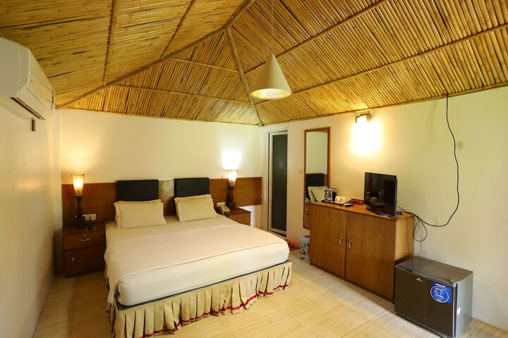 Room 6 of 24
