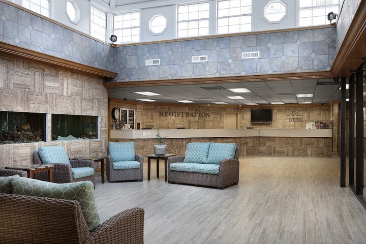 Lobby lounge