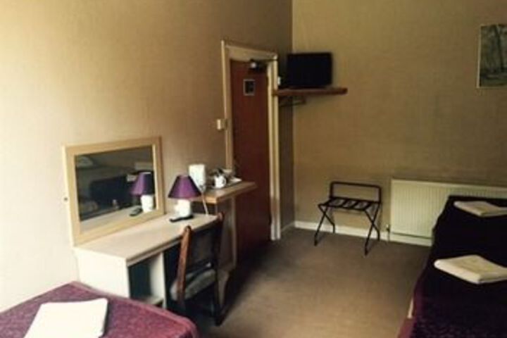 Room 11 of 29