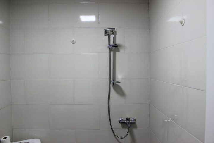 Room 10 of 16