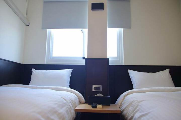 Room 12 of 41