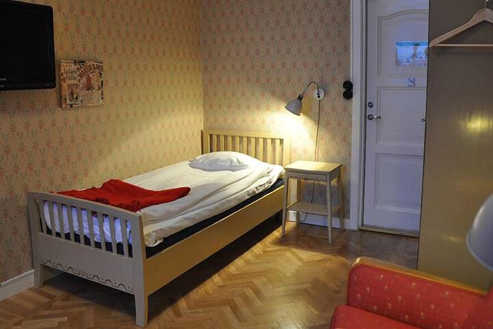 Room 12 of 45