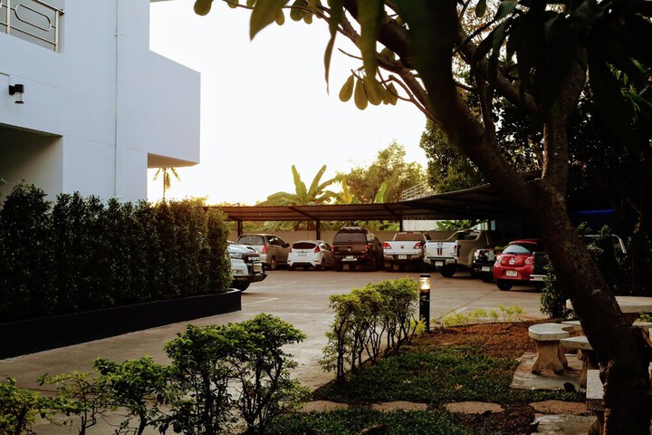 Property Grounds 24 of 27