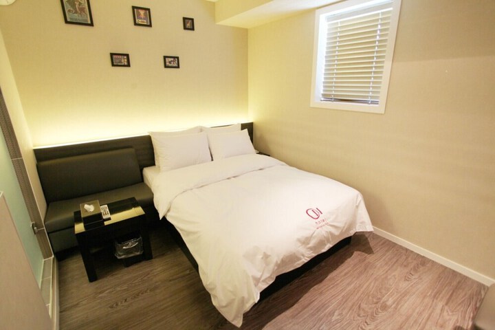 Room 54 of 71