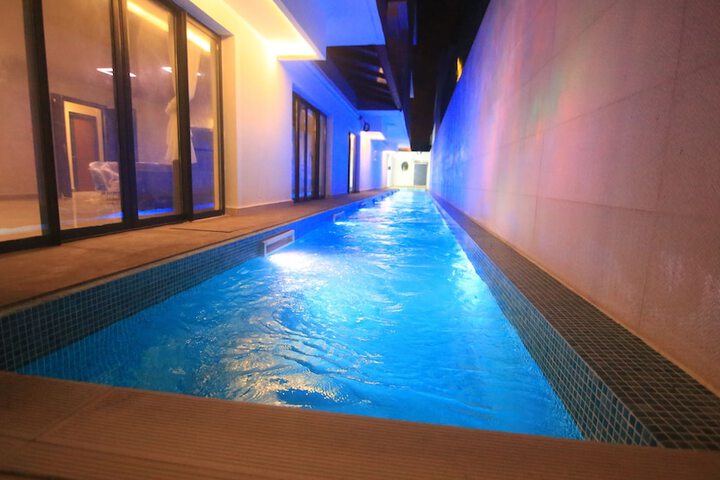 Pool 44 of 109