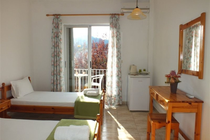 Room 4 of 6