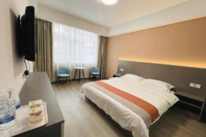 Room 5 of 5