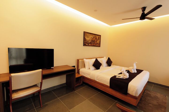 Room 12 of 37