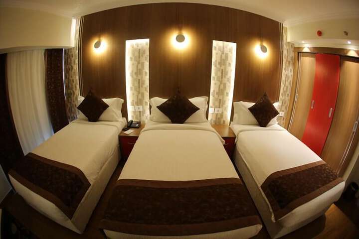 Room 9 of 49
