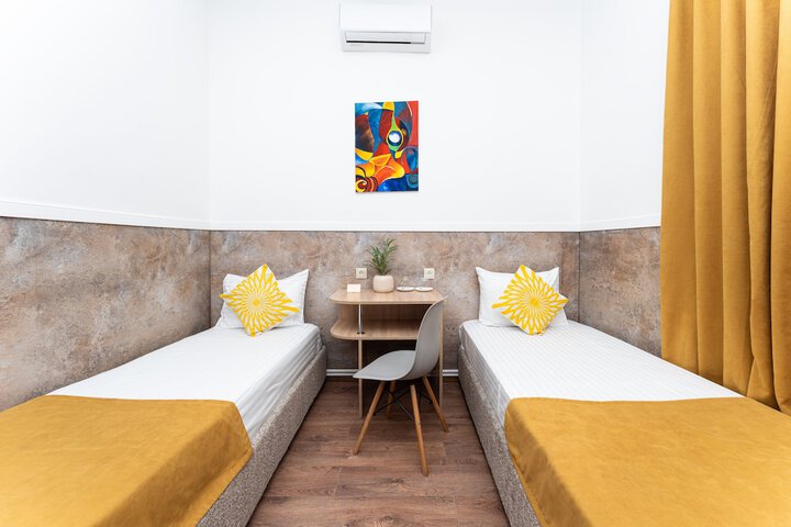 Room 44 of 175