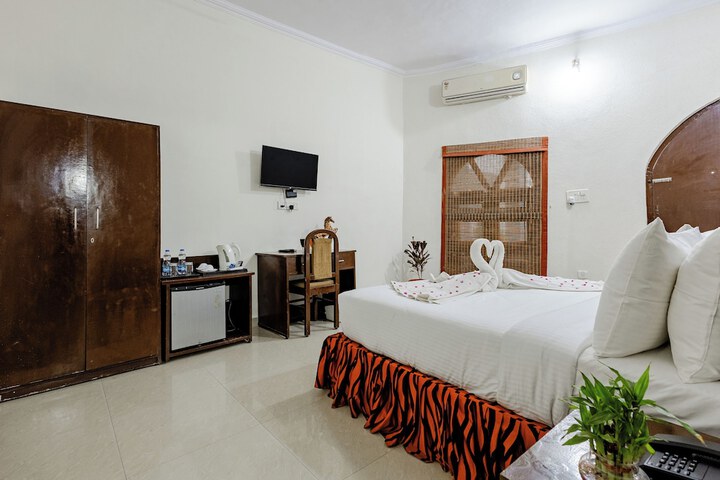 Room 12 of 38